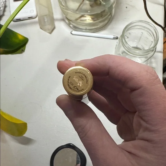 Gucci Lipstick - Hold Your Man - Picture 3 of 4